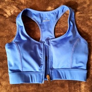 Front zip sports bra